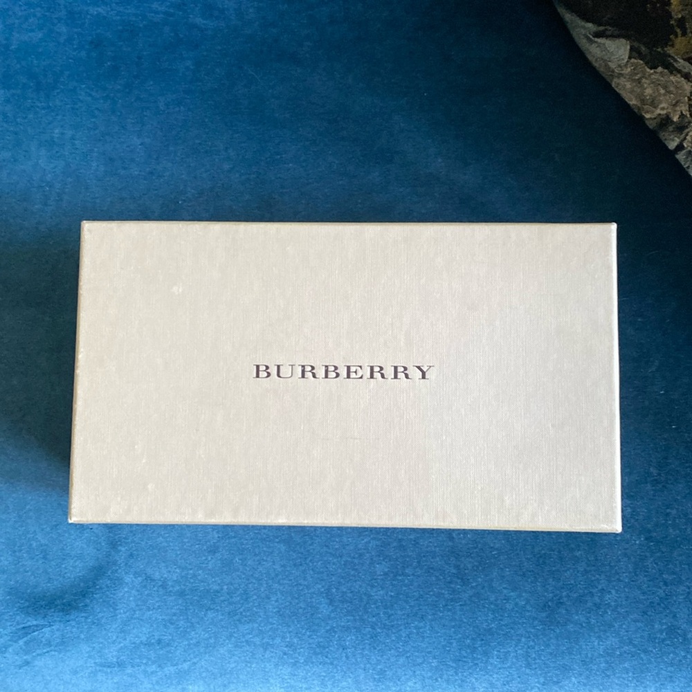 Burberry shoe box